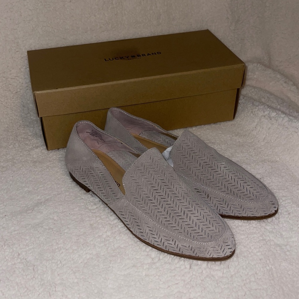 Lucky Brand flats in gray